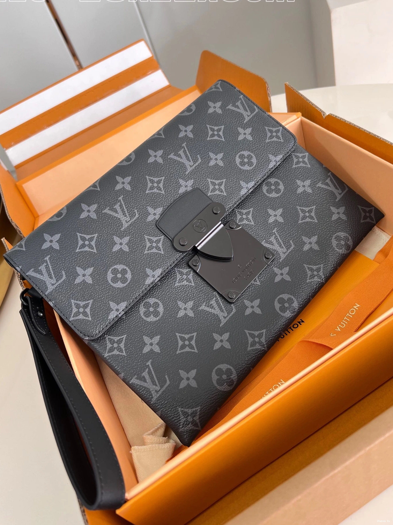 VUITTON S-LOCK POCHETTE LOUIS 0725
